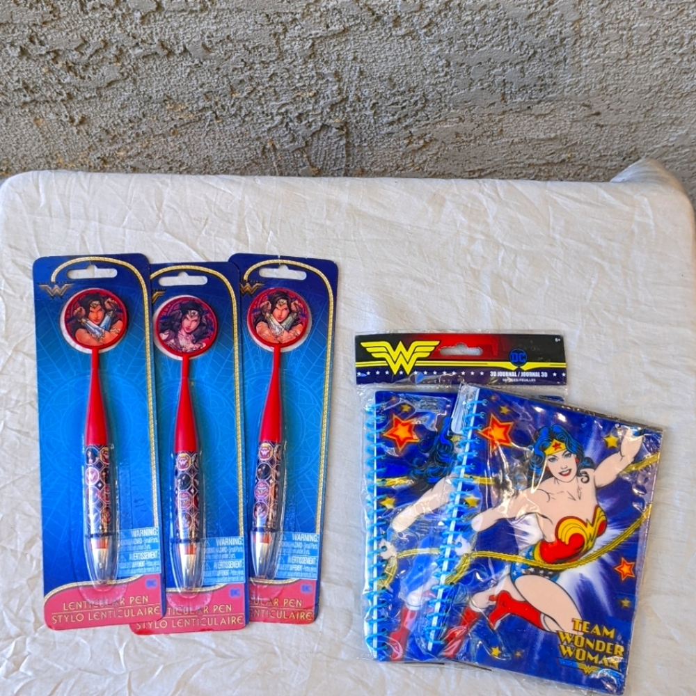 Wonder Woman Stationary Bundle